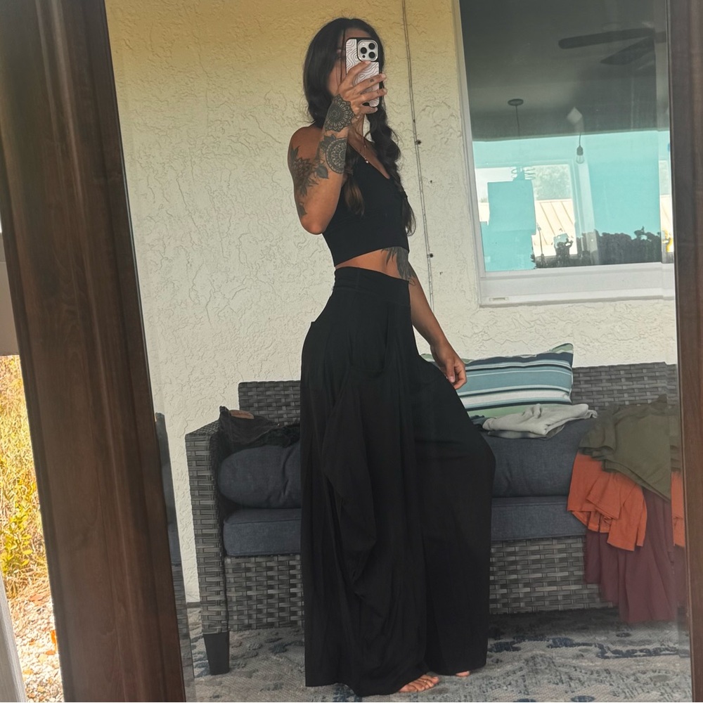 Black flowy pants